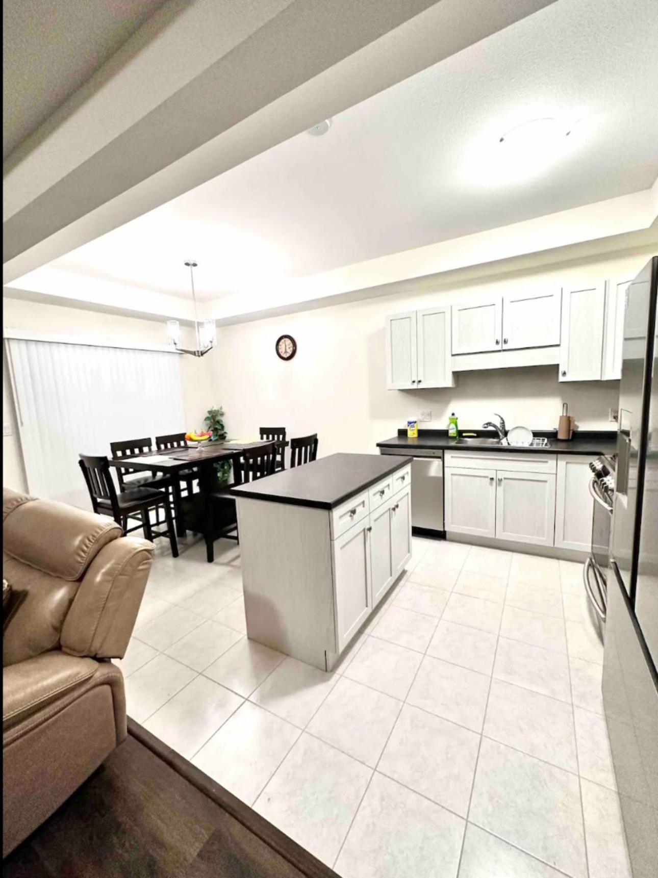 Entire Home In Niagara Falls, Canada 외부 사진